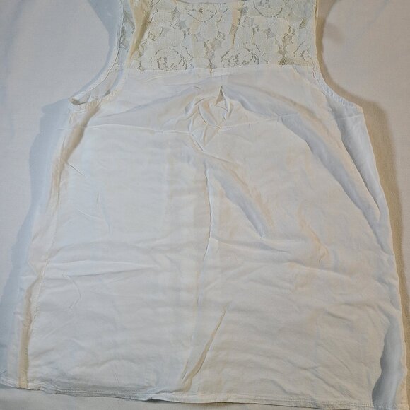 Xhilaration White Lace Tank Top Medium | Cotton Sleeveless Blouse w/ Buttons - Picture 5 of 6